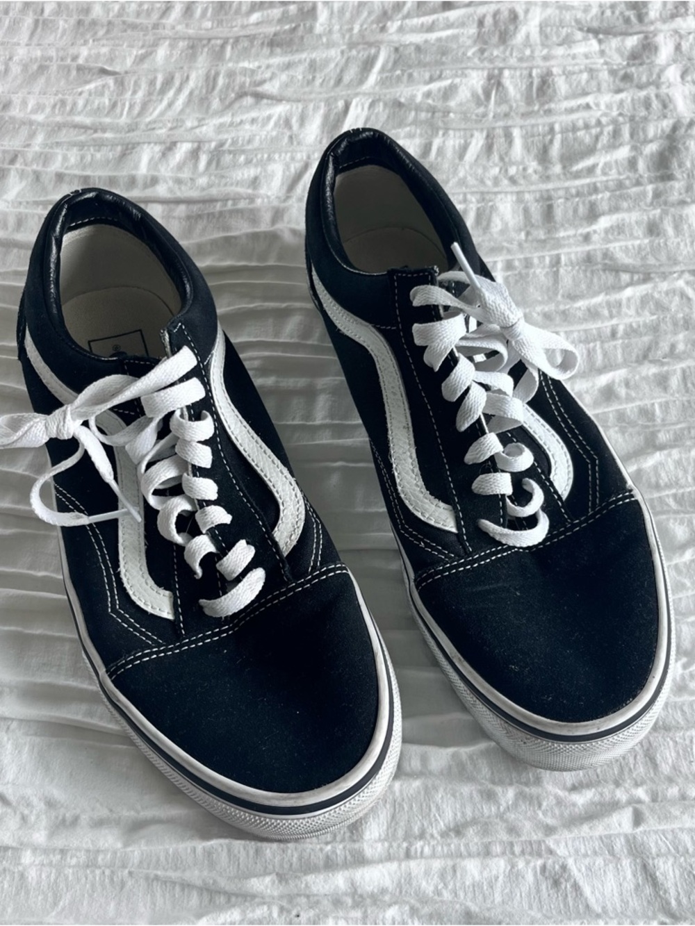 Vans Black and White Old Skool Low-Top Sneakers - Men